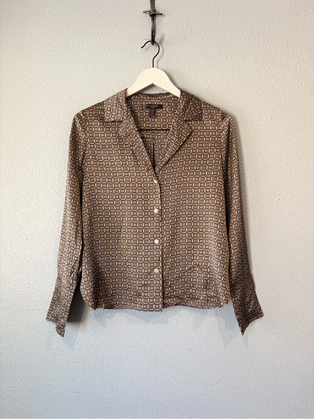 Banana Republic 100% Silk Geometric Print Button Shirt size XS